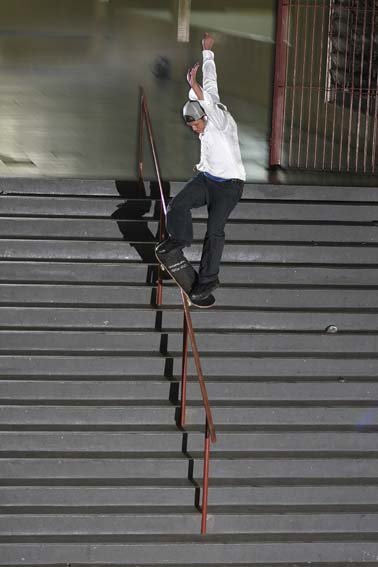 Wolnei Dos Santos frontside smith grind