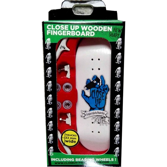 close up fingerboard riding hand