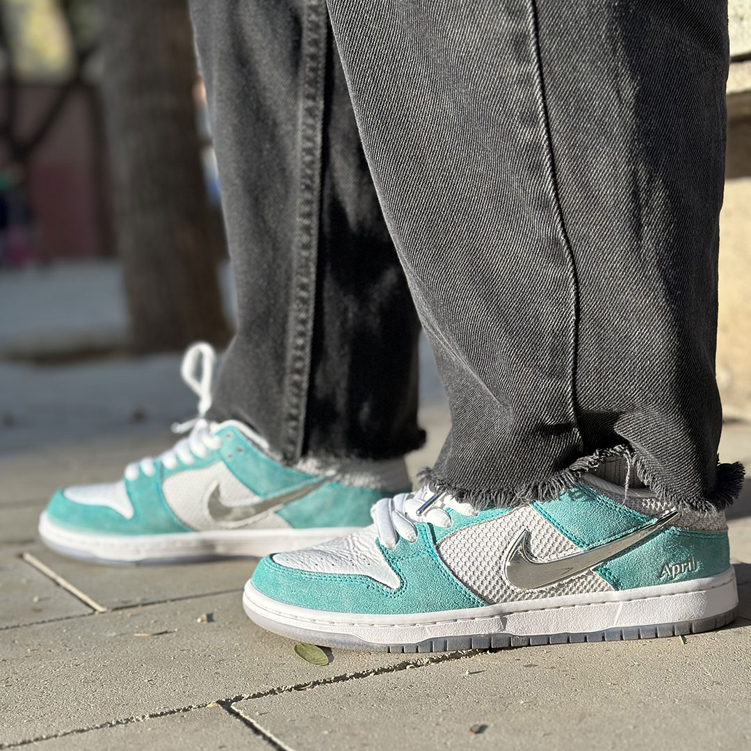 raffle nike sb dunk low pro qs april skateboards