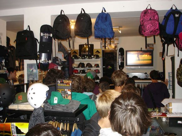 201009 photo emerica stay gold video premiere rouen bud skateshop in