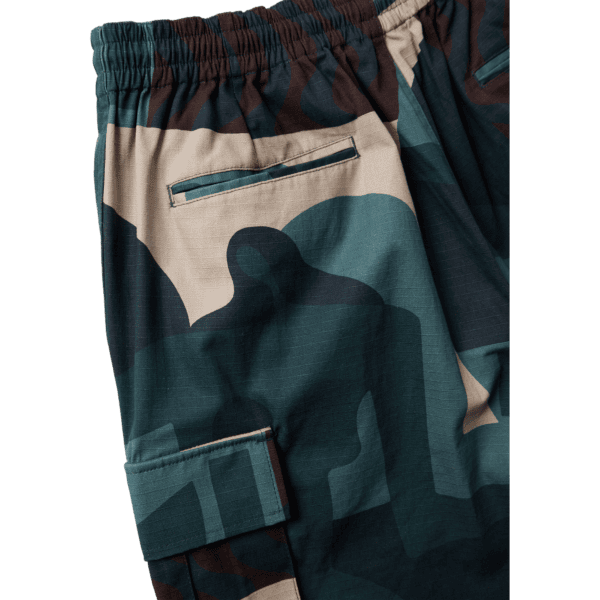 parra short cargo distorted camo (green)
