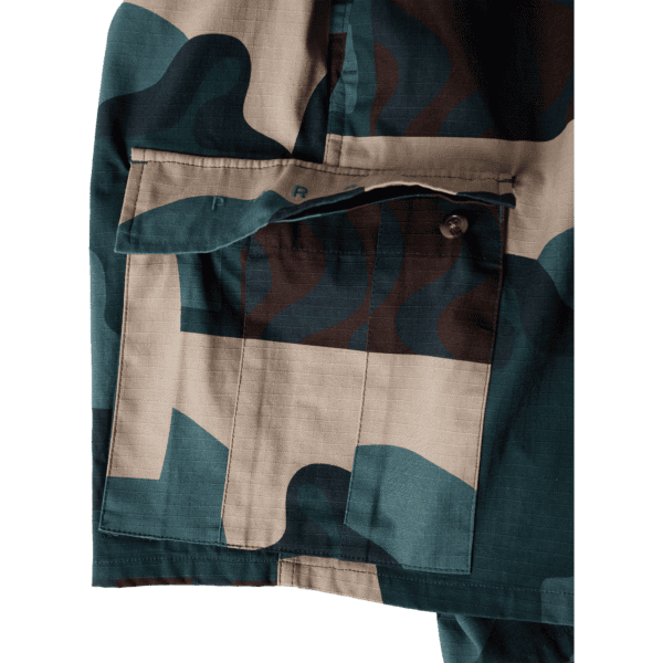 parra short cargo distorted camo (green)