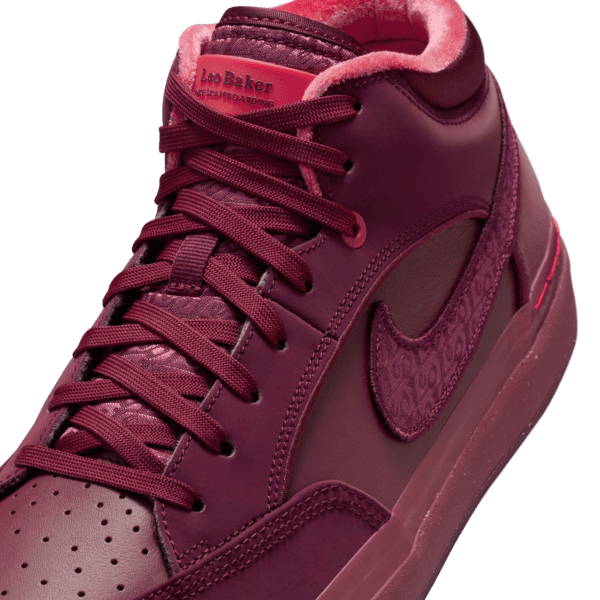 nike sb shoes react leo prm (dark betroot/team red)