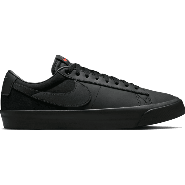 nike sb shoes zoom blazer low pro GT iso triple black