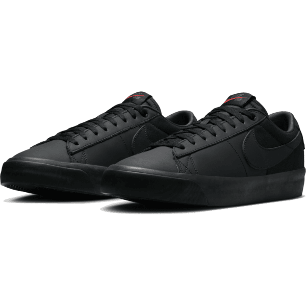 nike sb shoes zoom blazer low pro GT iso triple black