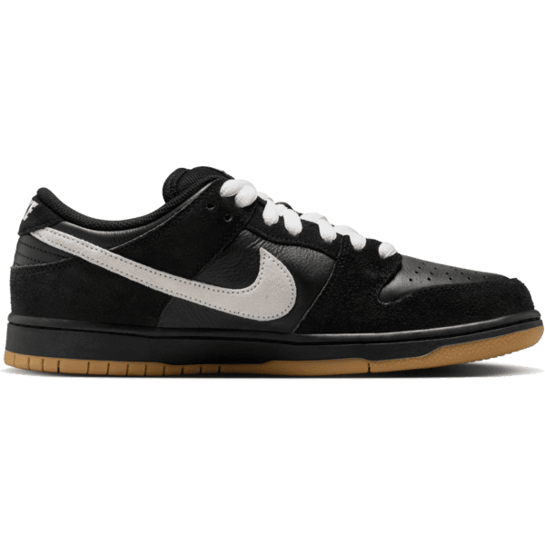 nike sb shoes dunk low pro (black/white/black/gum)
