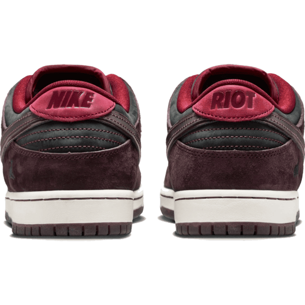 nike sb shoes dunk low pro qs riot skateshop