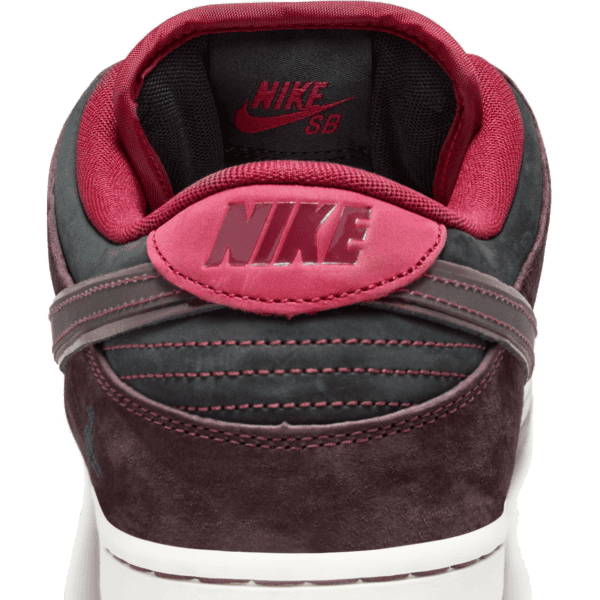 nike sb shoes dunk low pro qs riot skateshop